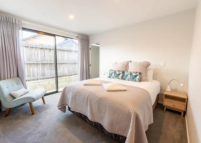 Fantastic Views On Farrant Dr Wanaka
